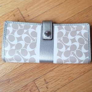 Coach Signature Wallet